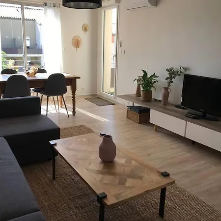 Charmant Appartement Ensoleille-Terrasse - Parking Gratuit - Isle Sur La Sorgue LʼIsle-sur-la-Sorgue Extérieur photo