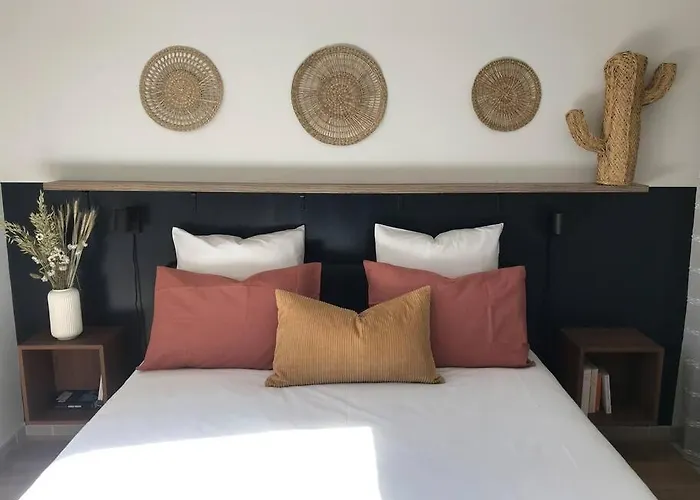 Charmant Appartement Ensoleille-Terrasse - Parking Gratuit - Isle Sur La Sorgue